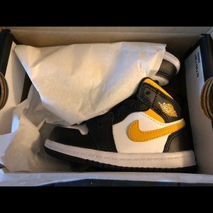 BRAND NEW IN BOX Toddler Jordan 1 Mid (TD) Shoes
